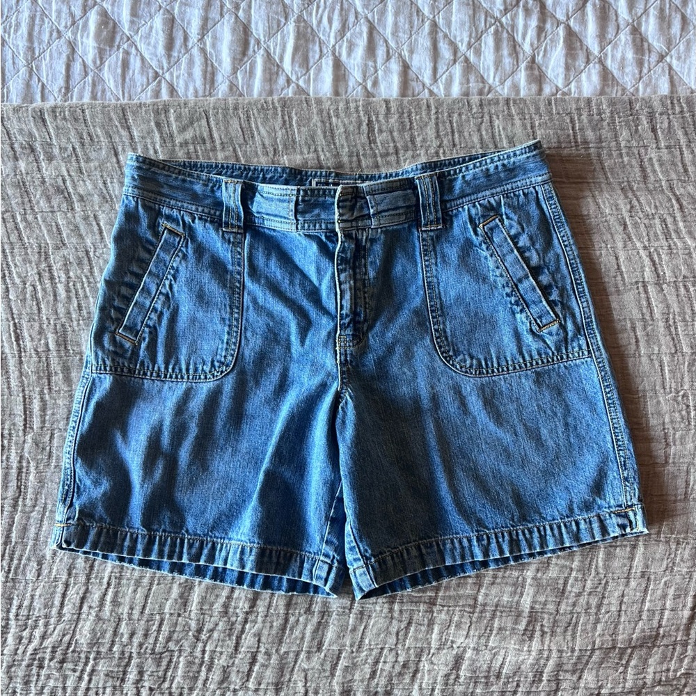 Old Navy 100% Cotton Blue Jean Shorts for Women | Size 10 | Classic Denim